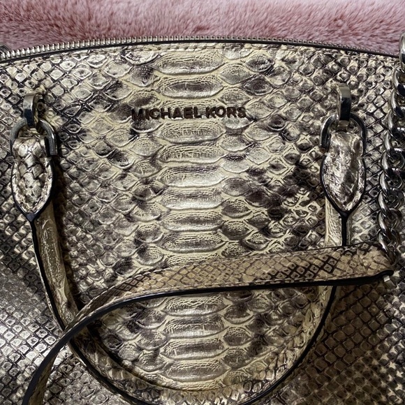 Michael Kors crossbody purse, like new - Picture 2 of 4